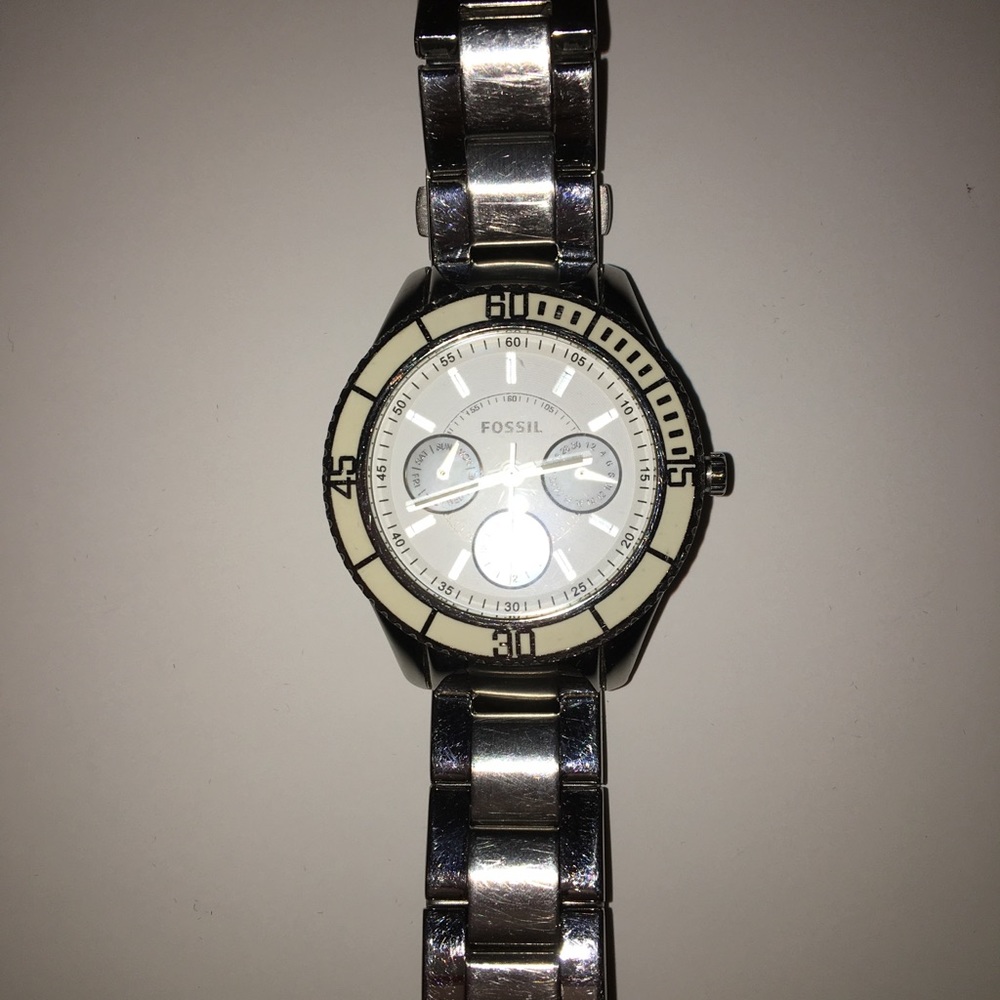 FOSSIL Silver Oversized Watch - Picture 3 of 8